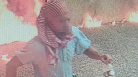 Dieses Bild von den Aufnahmen einer Überwachungskamera soll den Täter zeigen.