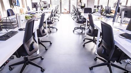 Keiner da. Wenn in Zukunft mehr Beschäftigte im Homeoffice arbeiten, werden viele Schreibtische ungenutzt sein. 