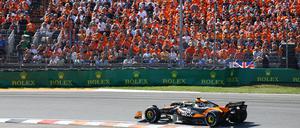Spielverderber: Lando Norris lässt Max Verstappen bei seinem Heimgrandprix keine Chance.