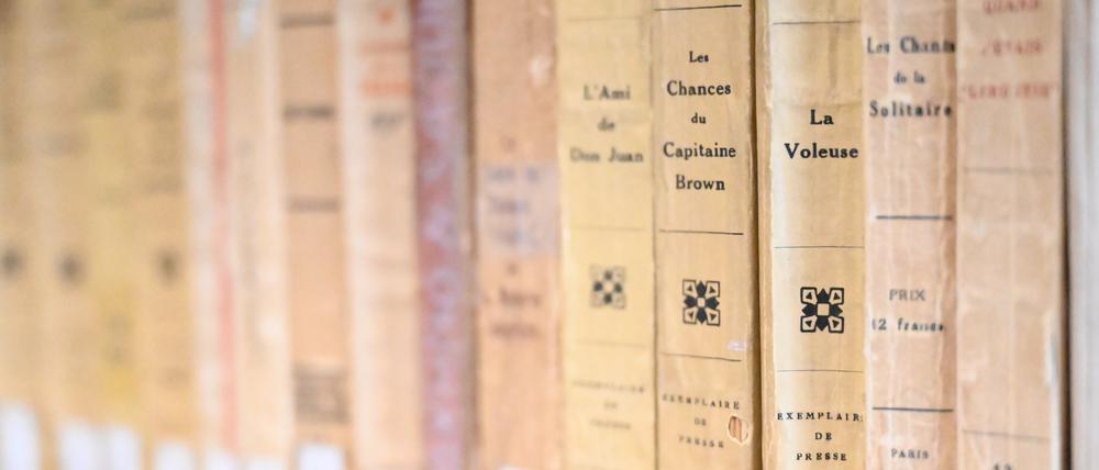Widmungsexemplare, die einst dem jüdischen Anwalt Henry Torrès gehörten. Geraubt durch die Nazis, gelangten sie nach Berlin und ans ZfL. Bald werden sie zusammen mit Büchern der Stabi restituiert.