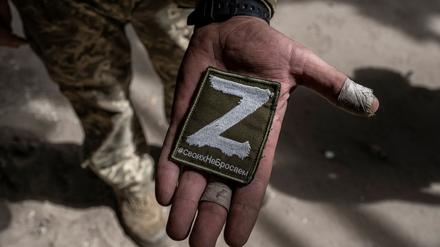 Das „Z“-Symbol für den russischen Angriffskrieg auf die Ukraine.
