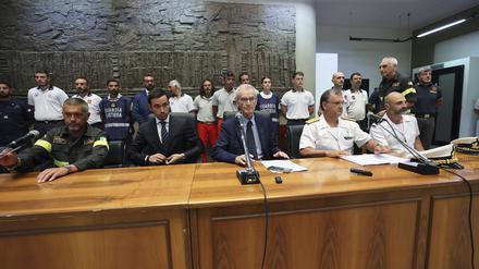 Italienischer Oberstaatsanwalt Ambrogio Cartosio nimmt an einer Pressekonferenz über die Such- und Bergungsaktion, nachdem die Luxusjacht «Bayesian» am Montag (19.08.) in einem Sturm gesunken ist, teil. 