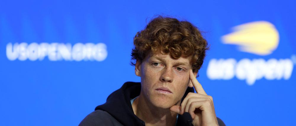 Jannik Sinner, Weltranglistenerster im Tennis, bei der Pressekonferenz zu den US Open.