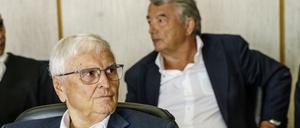 Für Theo Zwanziger (l.) und Wolfgang Niersbach geht der Sommermärchen-Prozess ganz unterschiedlich weiter.