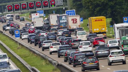 Rückreiseverkehr auf der Autobahn.