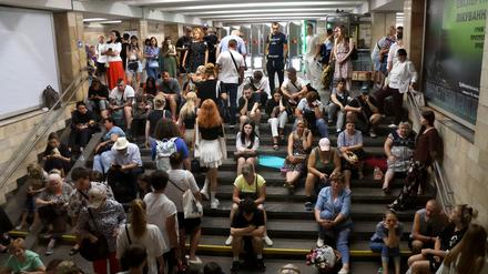 Alltag im Krieg: Menschen suchen Zuflucht in der U-Bahn.