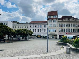 Hier der Blick vom Marktplatz auf die Fassaden, mittendrin: Familie Brose.