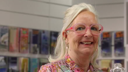 Regionale Produkte für Potsdam-Freunde in der Tourismus-Information (Mobiagentur Hauptbahnhof) Katrine Lihn & Nannette Neitzel (v.l.)