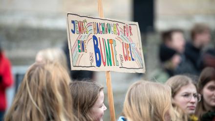 Verbände, Sportvereine und Parteien riefen in Jena zur Demo gegen Rechts auf.