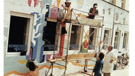 Gründungsjahre. Fassadengestaltung der Kommunalen Galerie Berlin von Niko Schulz und Barbara Oldenburg 1975.