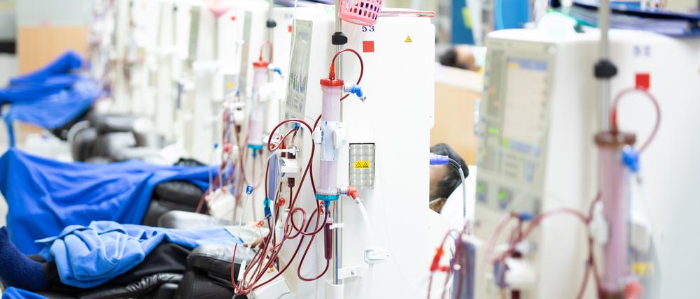 Dialysemaschinen übernehmen die Aufgabe der Niere: Sie waschen das Blut.