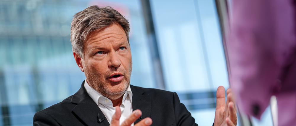 Robert Habeck (Bündnis 90/Die Grünen), Bundesminister für Wirtschaft und Klimaschutz, wirft Oppositionschef vor, das Land zu spalten.