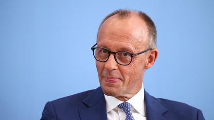 Oppositionsführer Friedrich Merz (CDU) in der Bundespressekonferenz in Berlin.