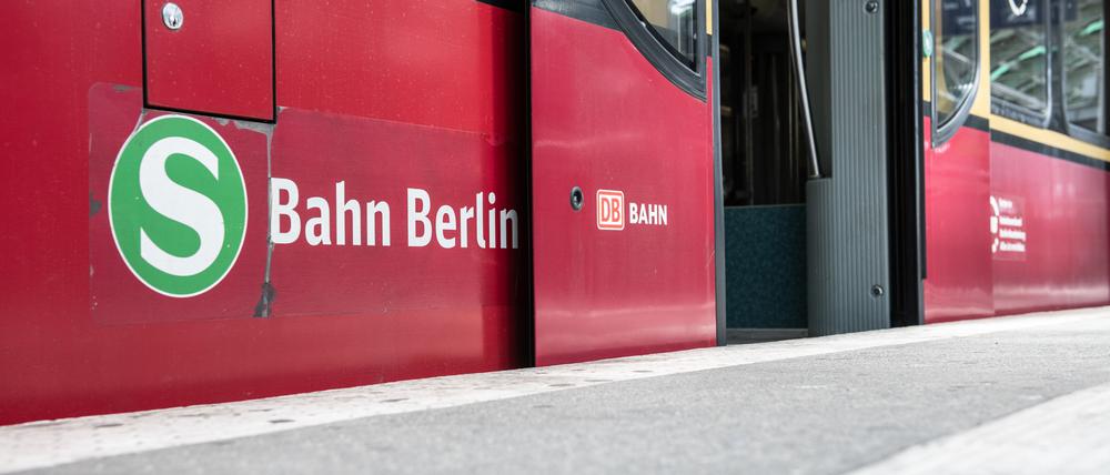 Eine S-Bahn in Berlin. 