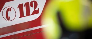 „112“ steht auf einem Einsatzwagen der Feuerwehr Potsdam.