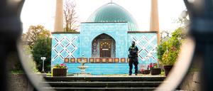 Die Hamburger Innenbehörde will den bisherigen Leiter des Islamischen Zentrums Hamburg abschieben. (Archivbild)
