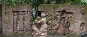 Das Denkmal in der Rosenstraße nahe dem Berliner Alexanderplatz wurde mit einer israelfeindlichen Parole beschmiert. (Archivbild)