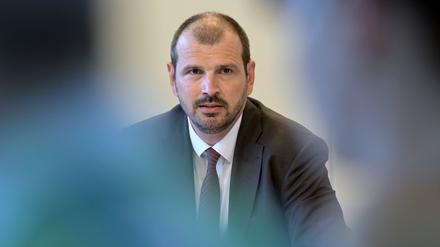 Brandenburgs Bildungsminister Steffen Freiberg (SPD) bedankte sich bei den Schulleitungen und Lehrkräften.