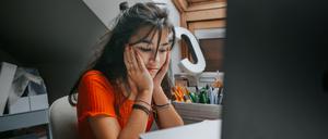 Studieren kann überfordern. Vor dem Wechsel des Fachs sollte man sich einige Gedanken machen.
