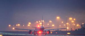 Vom Flughafen Leipzig/Halle sind am Freitagmorgen Afghanen abgeschoben worden. (Symbolbild)