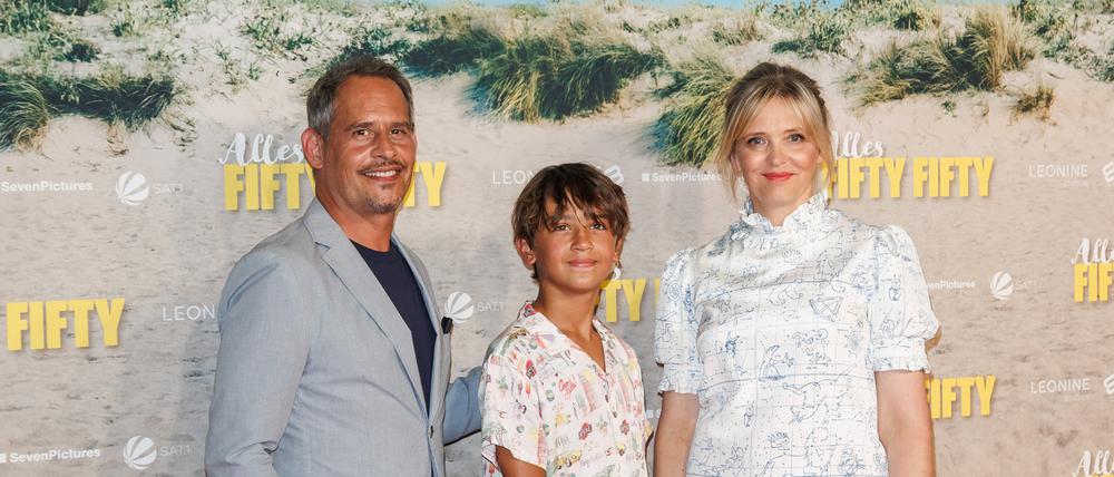 Filmpremiere „Alles fifty fifty“ mit Moritz Bleibtreu und Laura Tonke sowie Filmsohn Valentin Thatenhorst. 