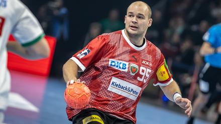 Paul Drux hat nach seiner Knie-OP immer noch Schmerzen.