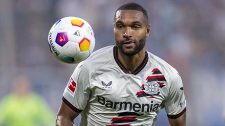 Jonathan Tah bleibt wohl noch eine weitere Saison in Leverkusen.