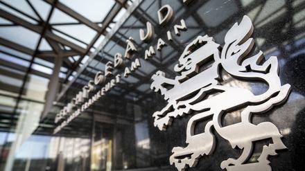 Im Oberlandesgericht Frankfurt gestand der Angeklagte gleich zu Prozessbeginn.