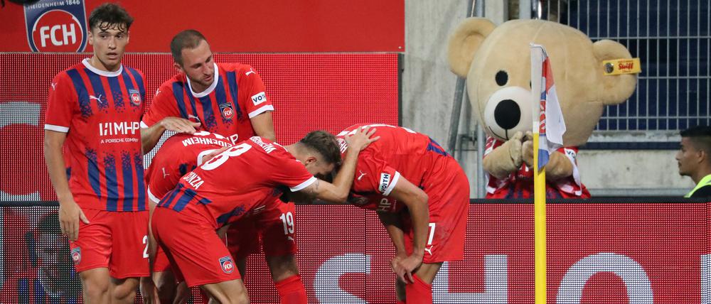 Der 1. FC Heidenheim spielt erstmals in der Europa Conference League.