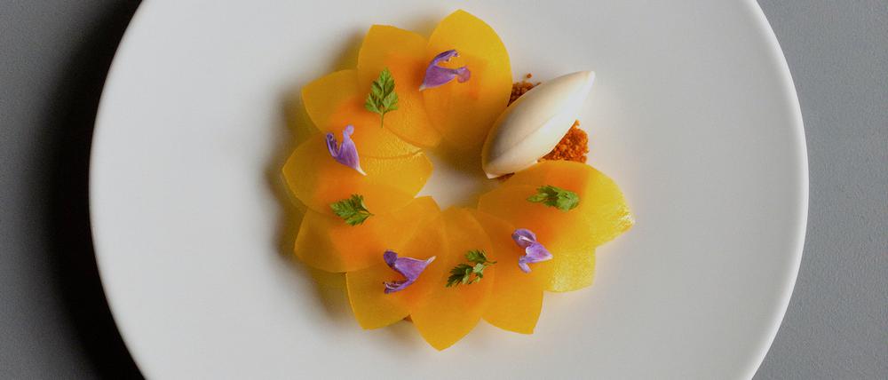 Mit seinen kreativen Gemüsegerichten hat Küchenchef Nikodemus Berger sich einen Michelin-Stern erkocht.