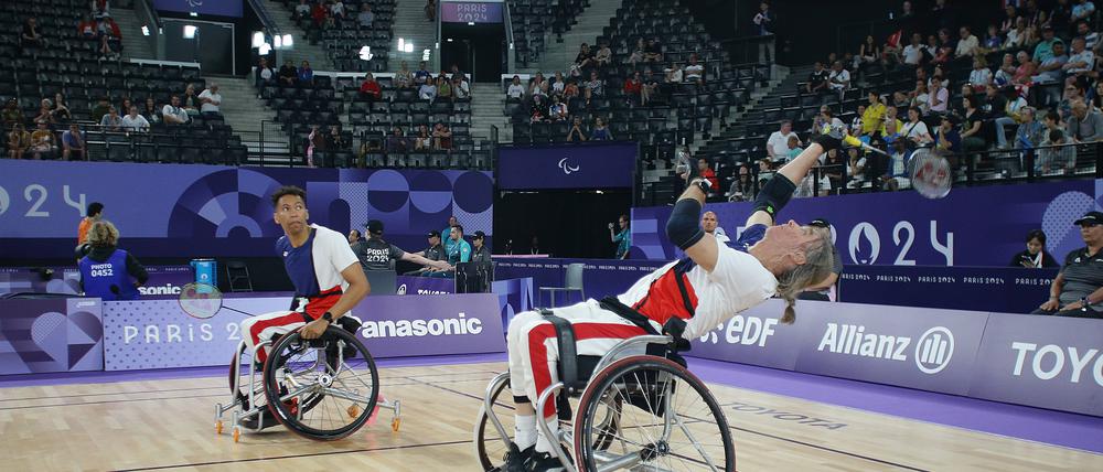 Thomas Wandschneider und Rick Hellmann bei ihrem Para Badminton Auftaktspiel in Paris.