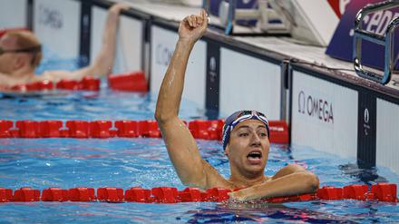 Maurice Wetekam schwimmt über 100 Meter Brust auf den dritten Platz und gewinnt die erste deutsche Medaille in Paris.