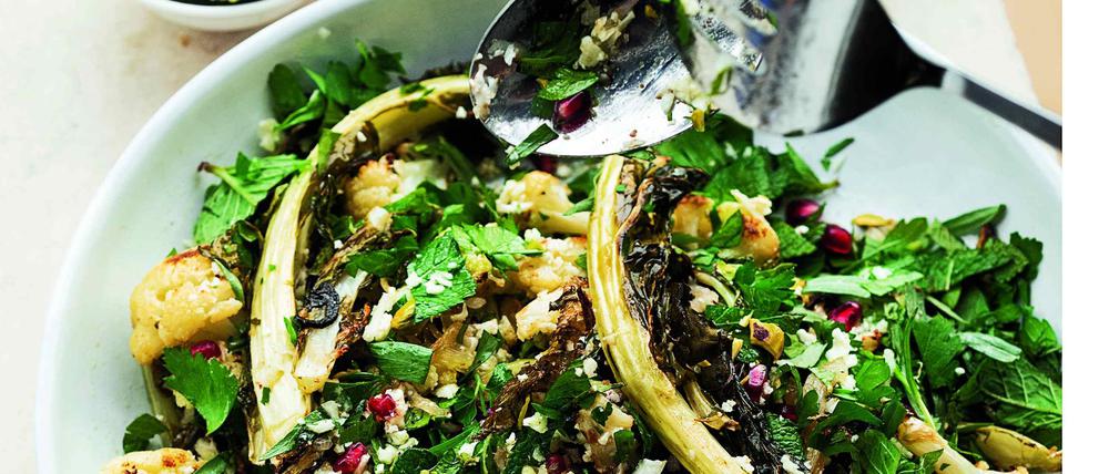Blumenkohlsalat aus Yotam Ottolenghis Kochbuch „Simple“