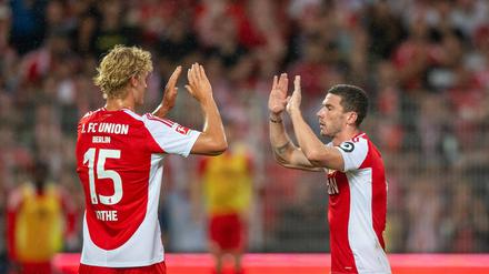 Tom Rothe (links) soll die Rolle von Robin Gosens auf der linken Seite übernehmen. 