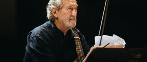 Legende der Alten Musik. Jordi Savall in der Berliner Philharmonie bei „Un mar de músicas“.