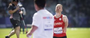 Yannis Fischer beim Kugelstoßen bei den Paralympics 2024 in Paris.