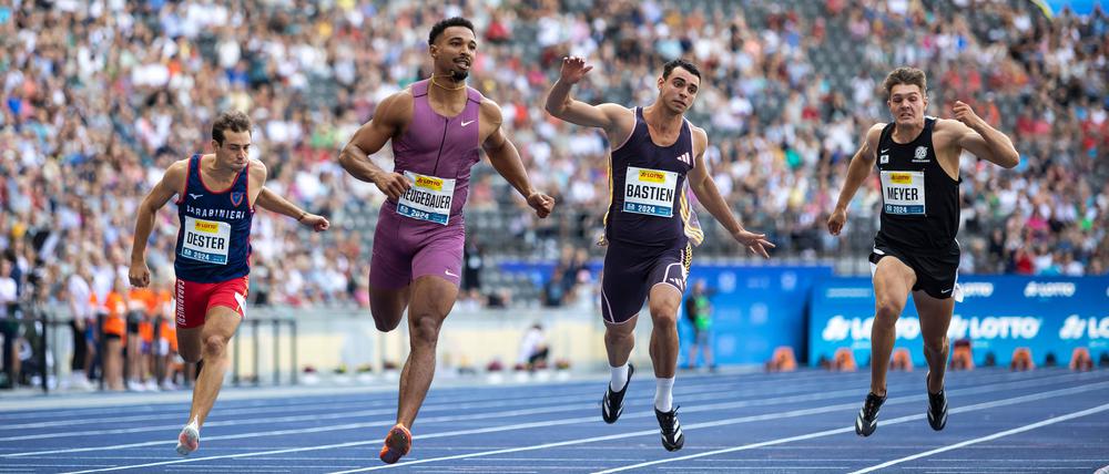 Leo Neugebauer (2.v.l.) war gut drauf beim Istaf in Berlin.