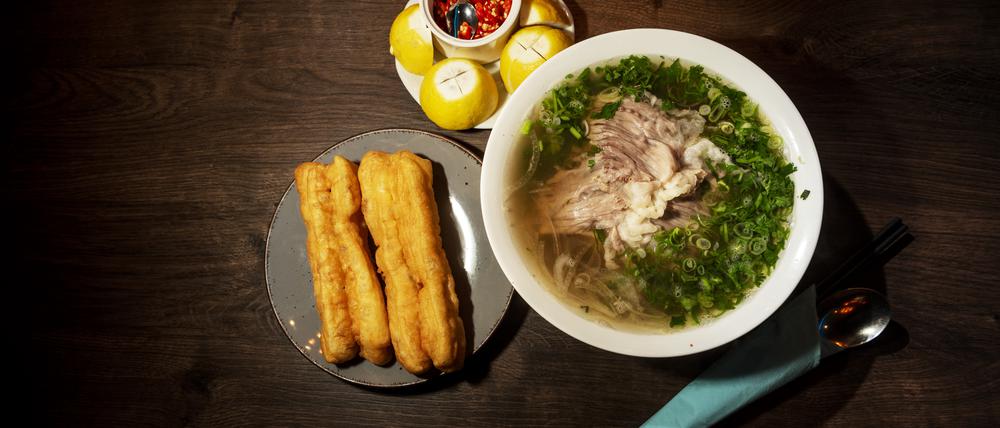 Essen gehen im Dong Xuan Center mit Tran Nam Nguyen im Vietnam Quan Restaurant, Herzbergstraße 104.
