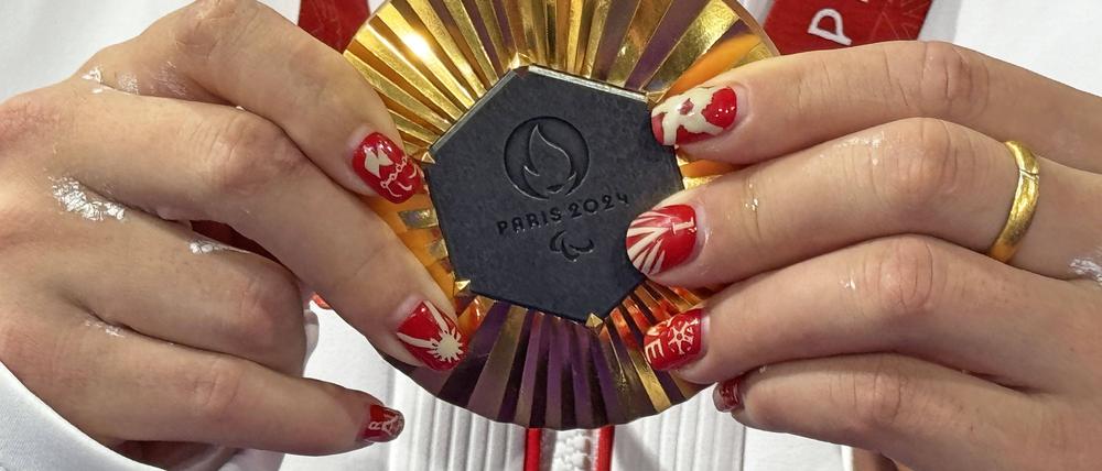 Die Goldmedaille bei den Paralympics in Paris.