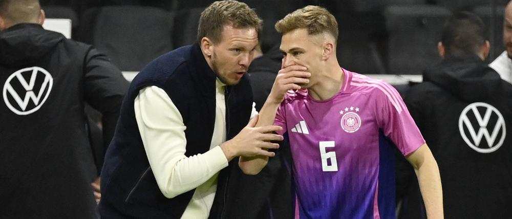 Der Trainer und sein Kapitän. Joshua Kimmich (r.) ist von Bundestrainer Julian Nagelsmann zum Nachfolger von Ilkay Gündogan ernannt worden.