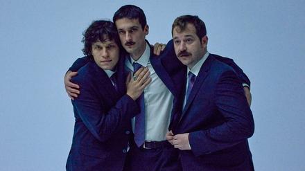 Pedro Goncalves Crescenti, Peter Rubel und Joel Roters (von links) sind die Band International Music.