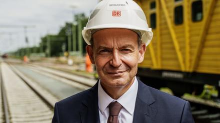 Am 20. August besuchte Verkehrsminister Volker Wissing (FDP) die Großbaustelle Riedbahn.