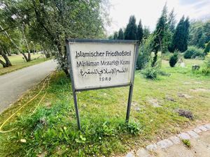 Das Schild von 1988 stammt von der Eröffnung.