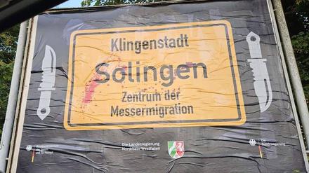 Die in Solingen irregulär aufgehangenen Plakate.