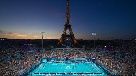 Das Blindenfußball-Stadion am Eiffelturm. Während Olympia wurde hier Beach-Volleyball gespielt.