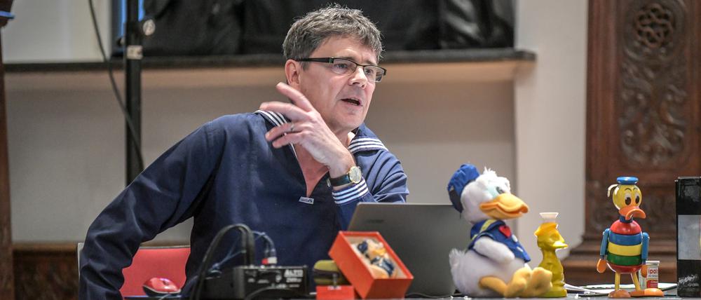 Peter Krause war 31 Jahre lang die deutsche Stimme von Donald Duck. Das Quaken brachte er sich selbst bei. 