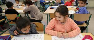 Rostocker Grundschulkinder im Unterricht im Jahr 2017.