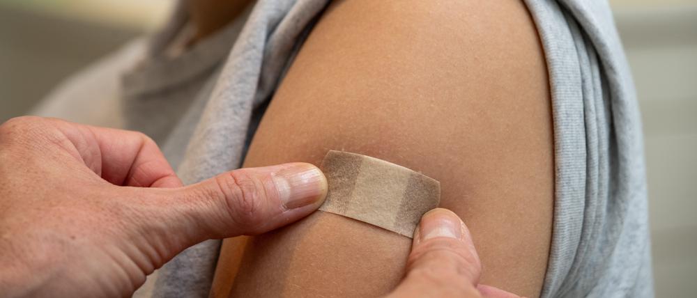 Frühzeitige Vorsorge: Mädchen wie Jungen sollten bereits in jungen Jahren gegen HPV geimpft werden.