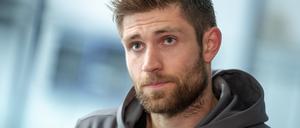 Seit Jahren nur im Sommer in der Heimat. Leon Draisaitl vor ein paar Jahren bei einem Pressetermin in Köln.