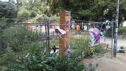 Die abgebrannte Toilette vom Helmholtzplatz.